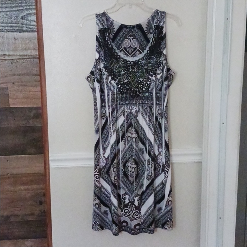 Apt. 9 Black and White Geometric Midi Dress